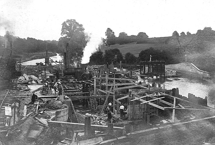 Rebuilding the locks in 1914